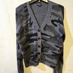 Chic Camouflage Cardigan in Gray and Black